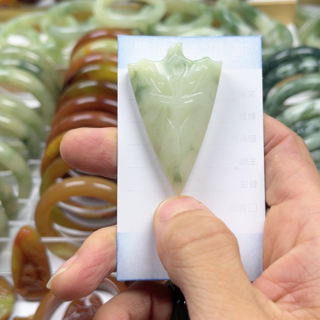 透闪石-蛇纹石玉手镯未镶嵌