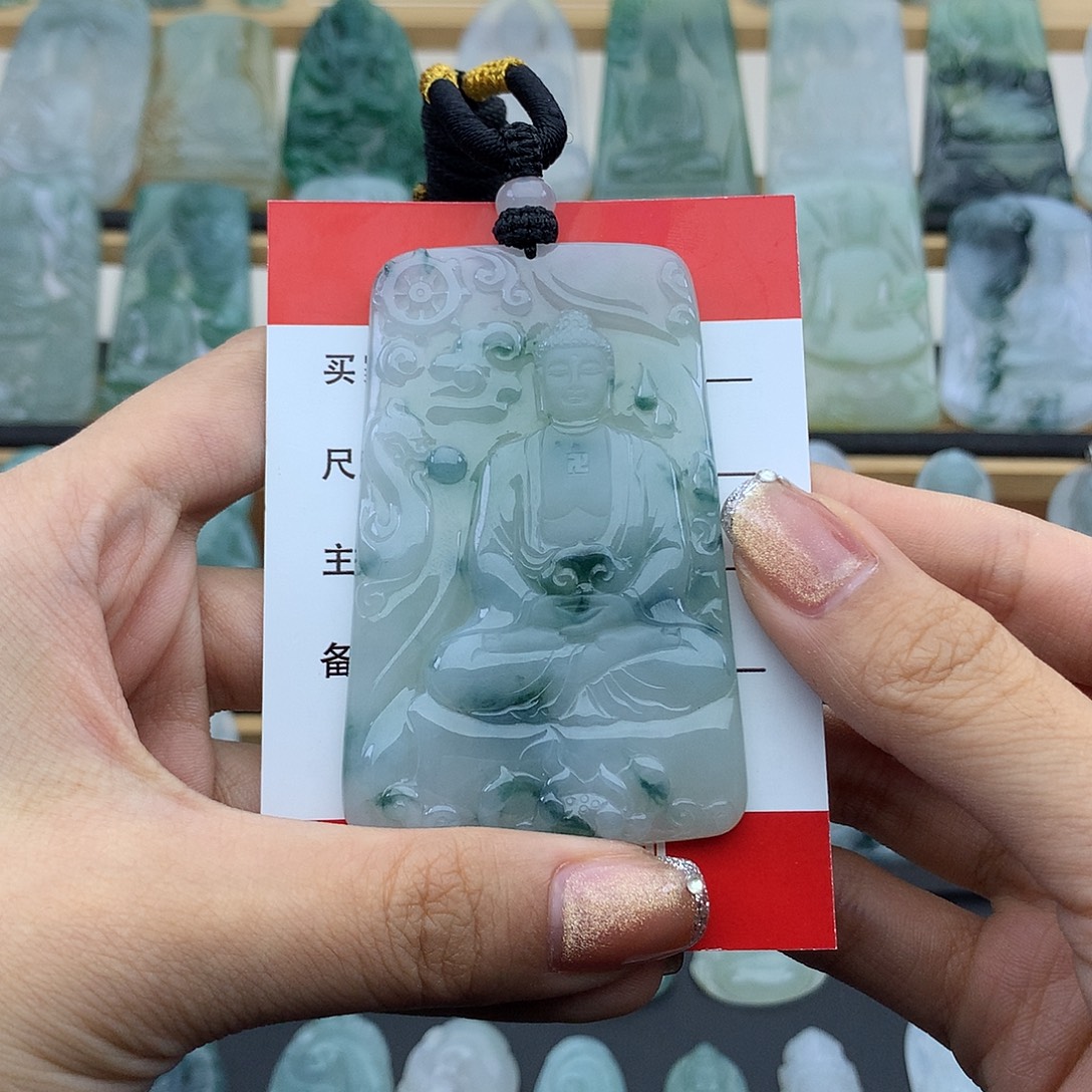 季***晨翡翠未镶嵌颈饰大日如来