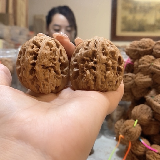 文玩核桃吊坠42将军膀尖有伤