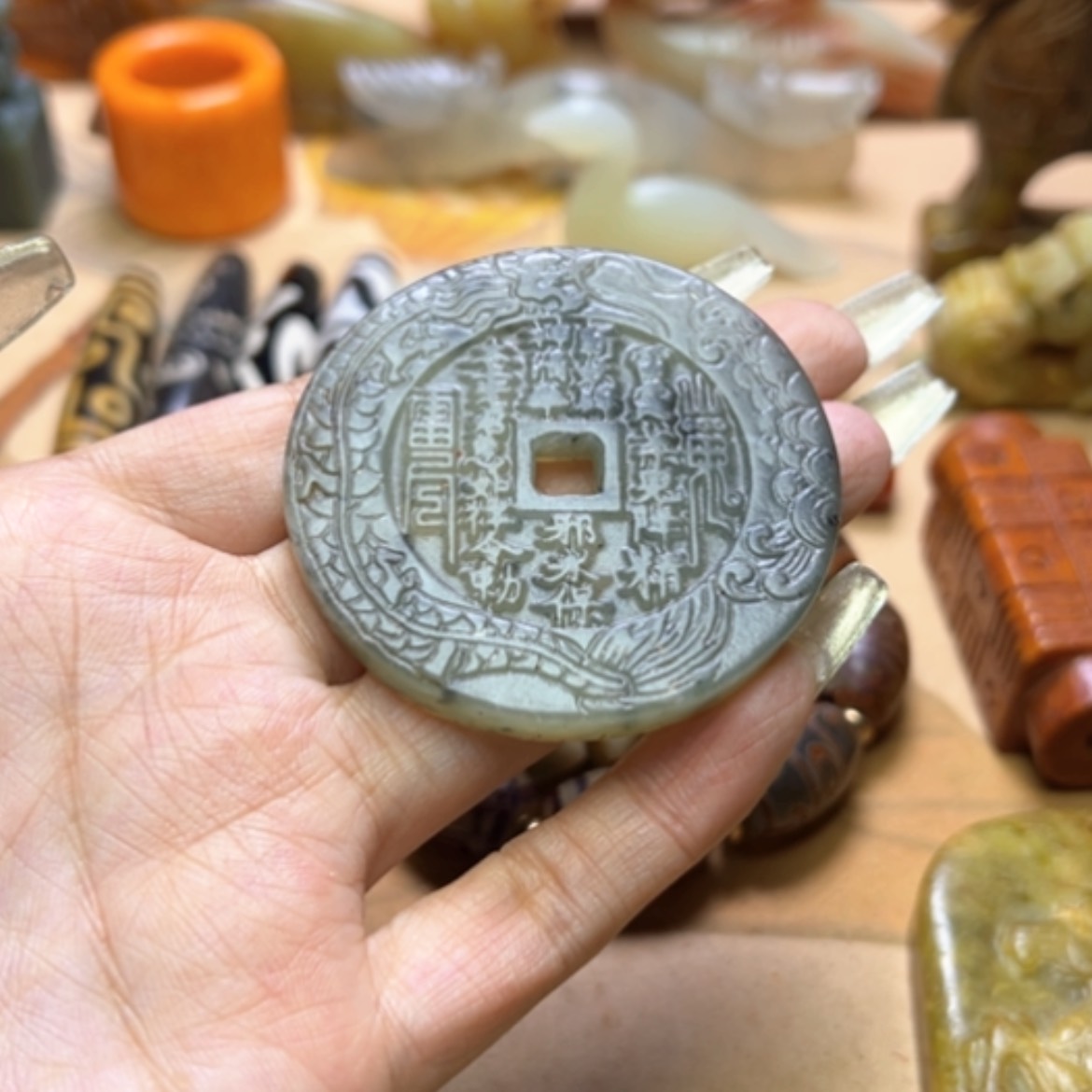 【闪购商品】蛇纹石玉颈饰未镶嵌