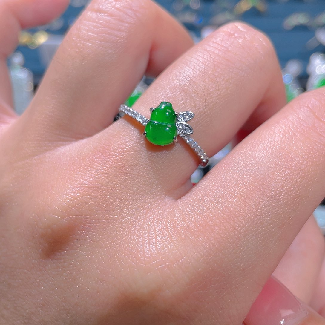 未镶嵌戒指翡翠戒指