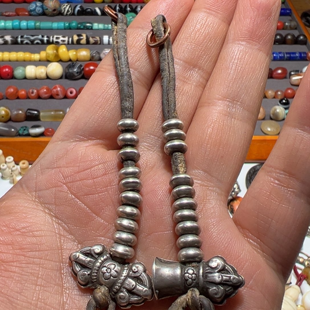 颈饰玻璃墨白藏传出品05