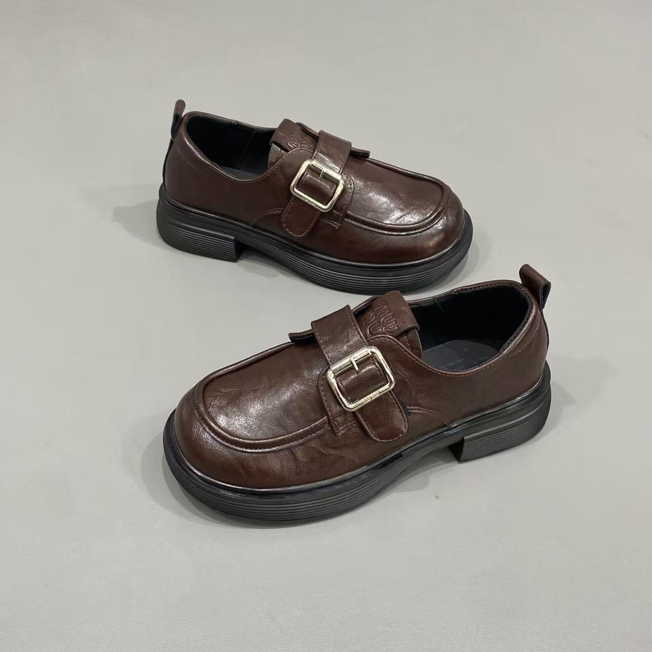 晨晨鞋业89品牌断码撤柜女士马丁靴时尚百搭加绒短靴