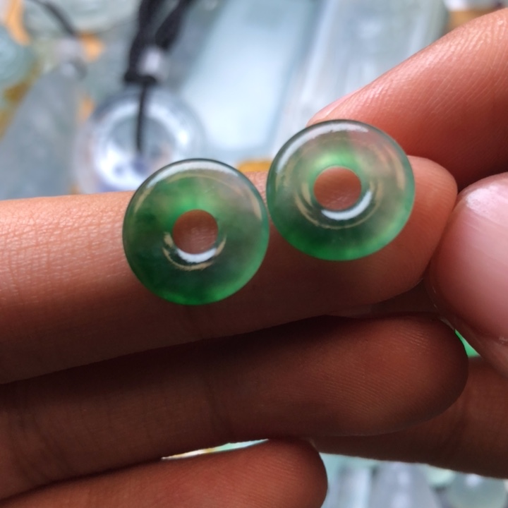 定制翡翠未镶嵌挂件