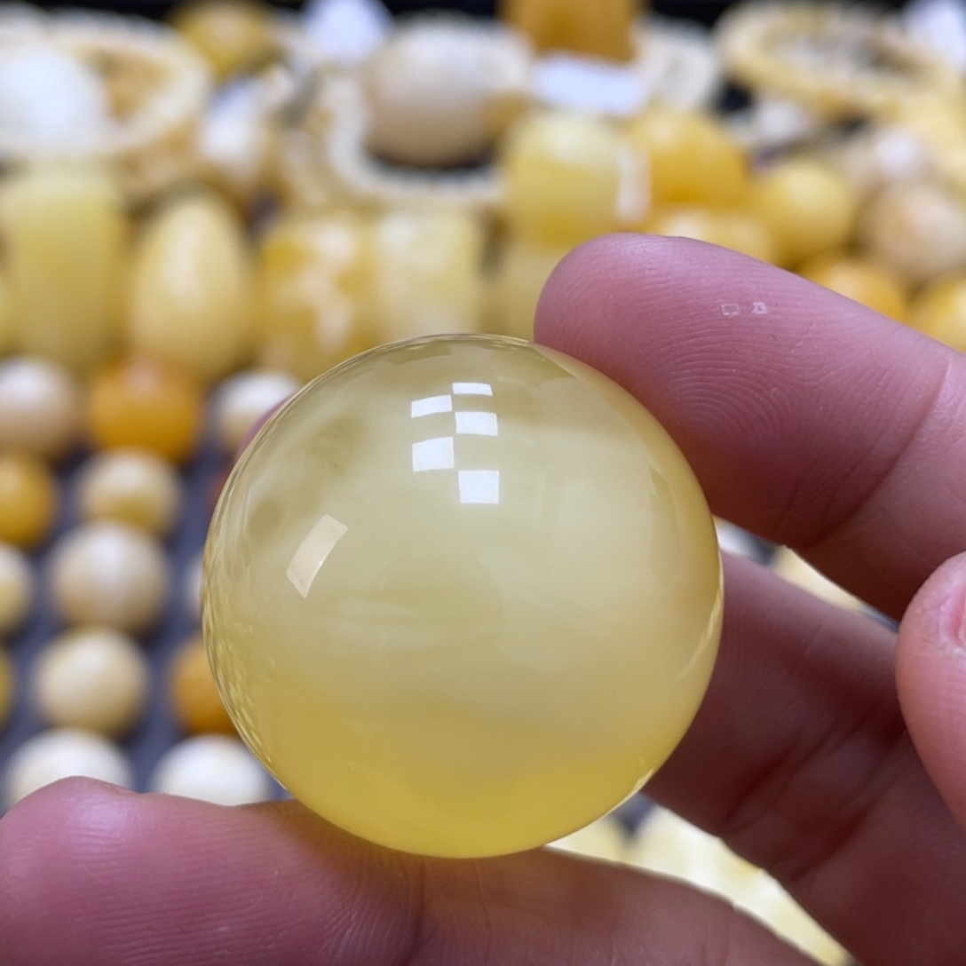 琥珀未镶嵌裸石29.5mm