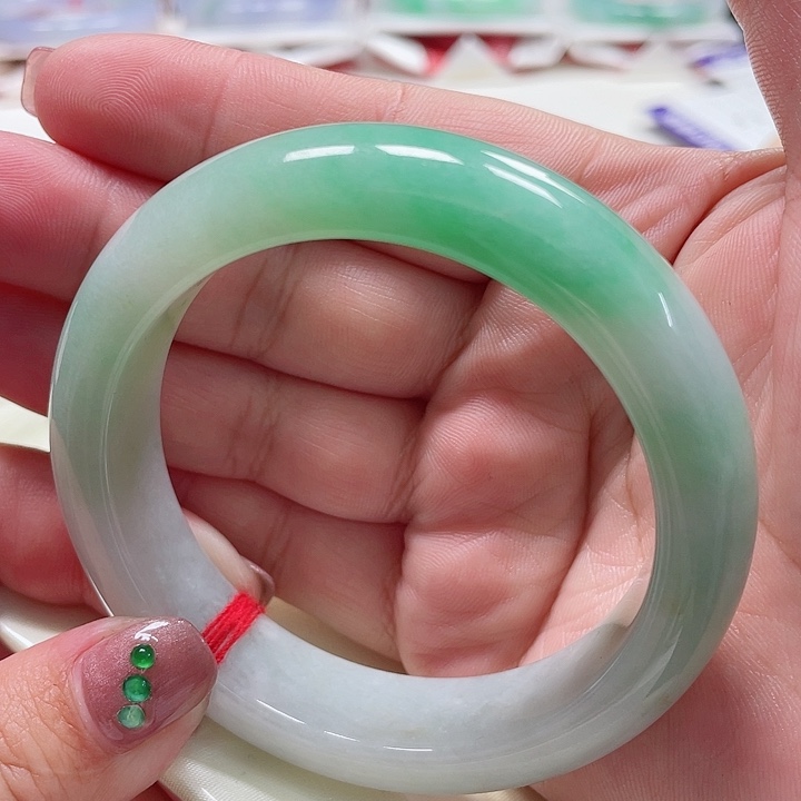 翡翠手镯未镶嵌缅甸翡翠手镯58圈