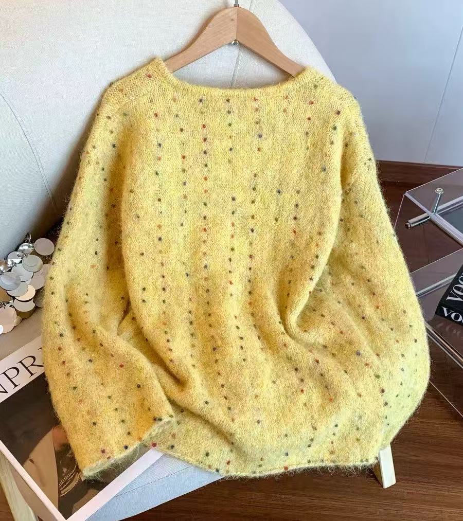 日系洋气减龄气质混色纱v领毛衣女秋多巴胺超好看黄色宽松针织衫