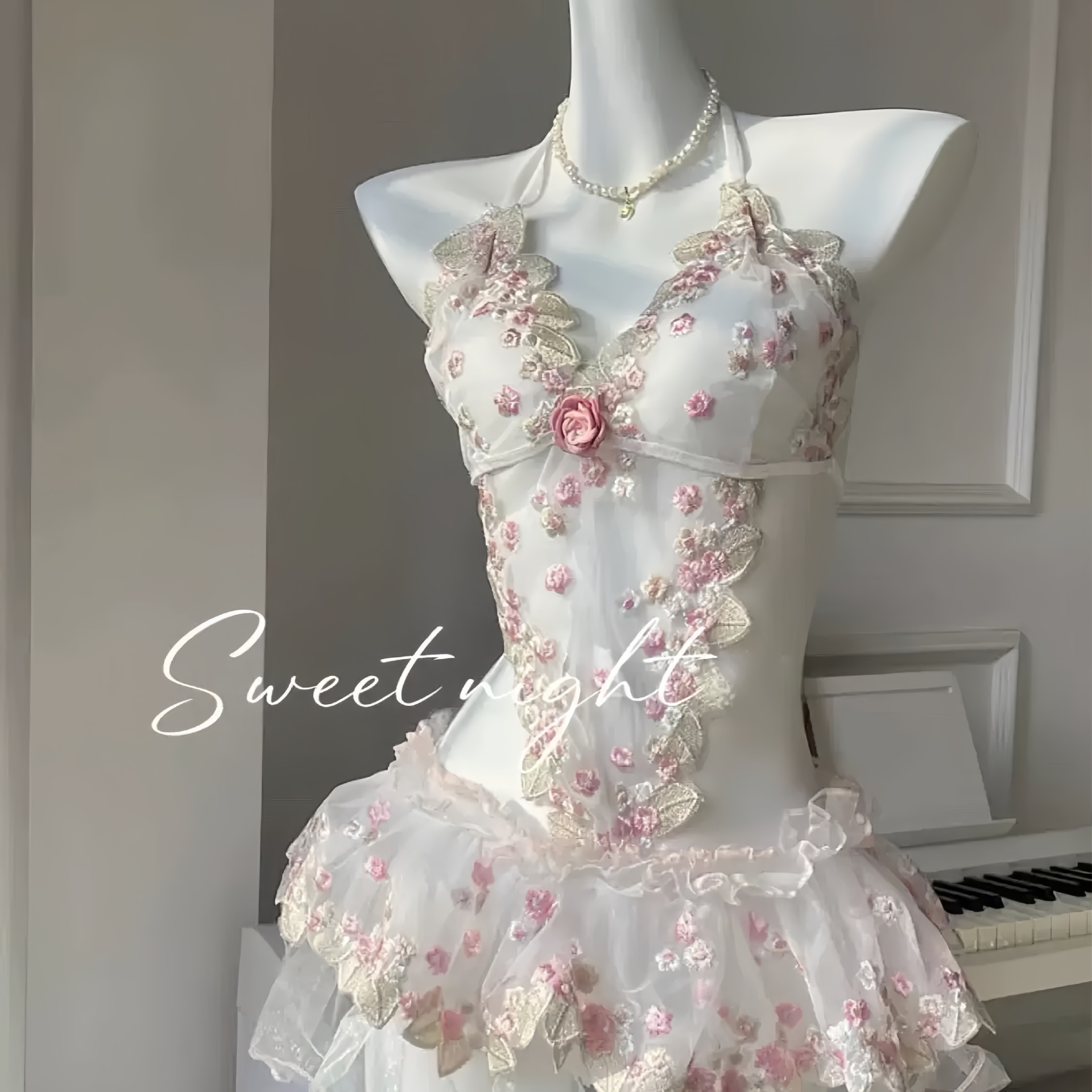 学院性感纯欲风刺绣挂脖系带连体睡裙蕾丝镂空吊带蓬蓬裙