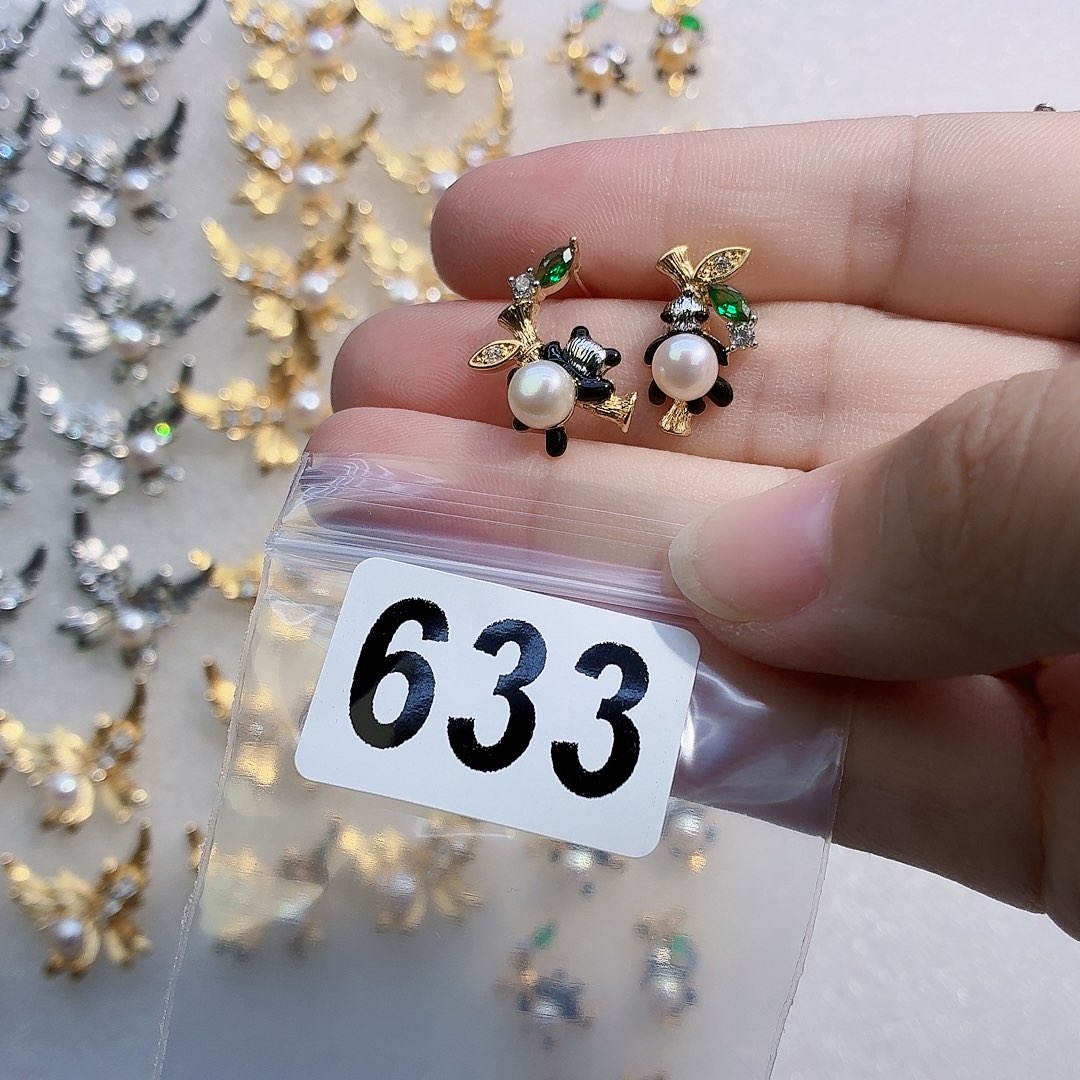 淡水珍珠耳饰合金