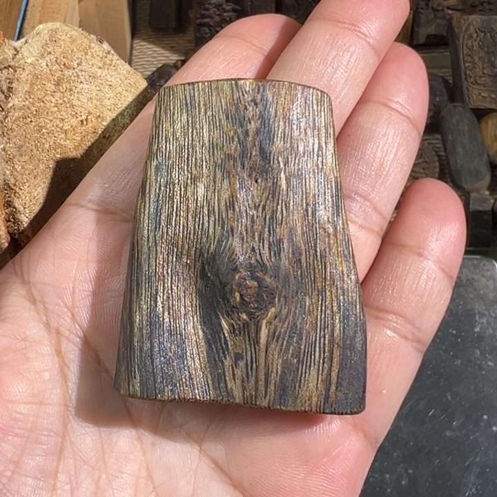 沉香吊坠棋楠沉香乌身吊坠14.2克