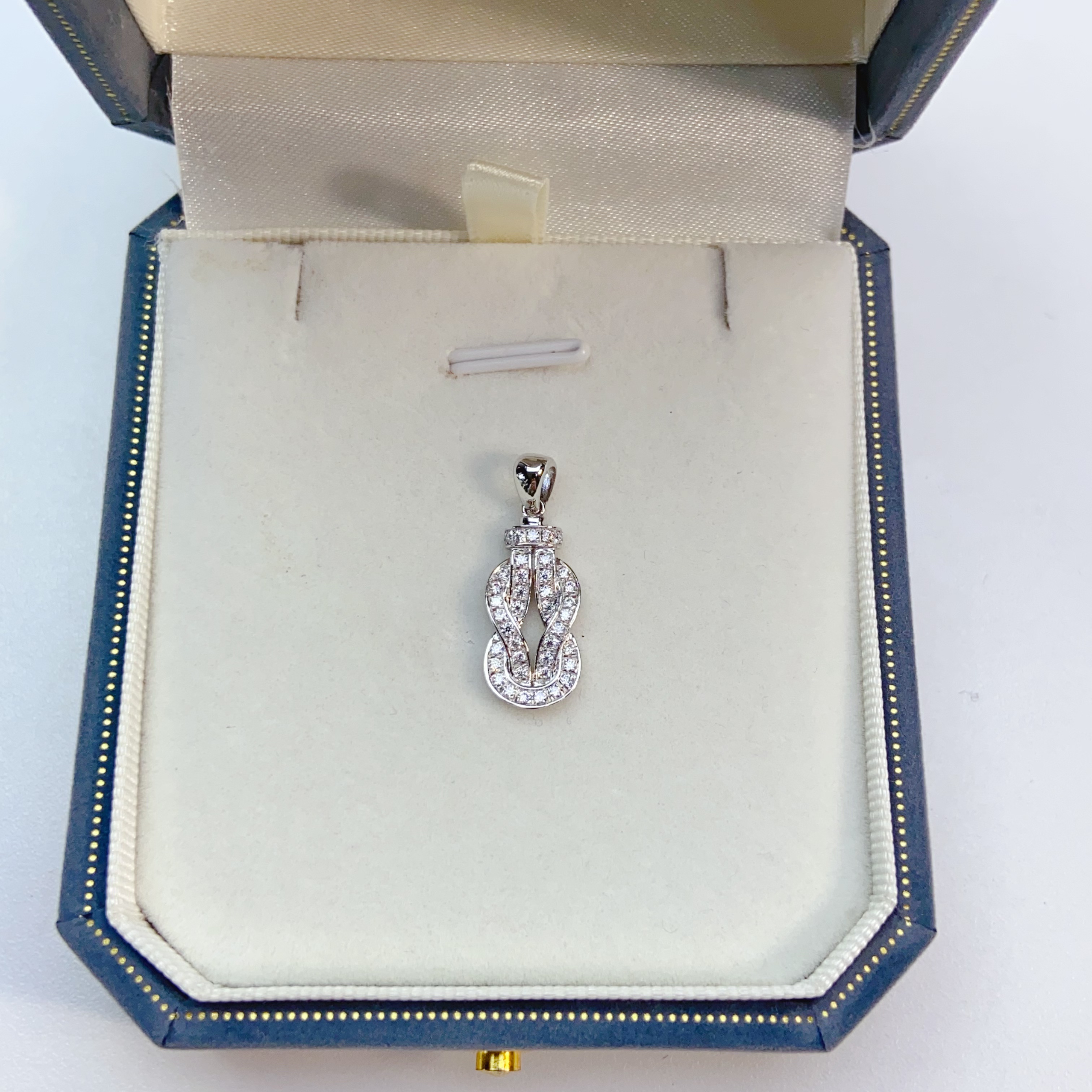 Pt950铂金镶嵌马蹄吊坠2.47克气质时尚百搭