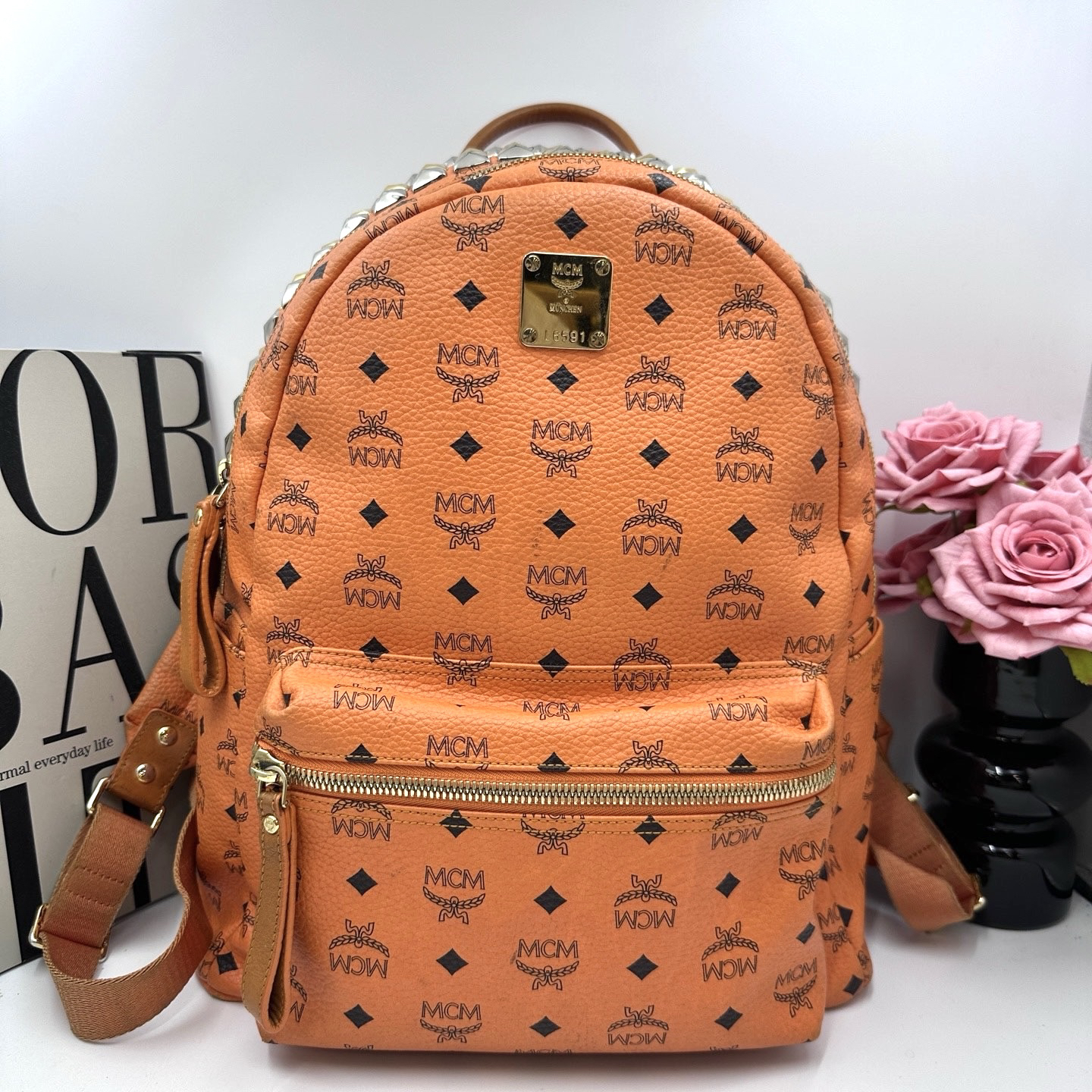 95新 MCM 8579/活力橙中号双肩包