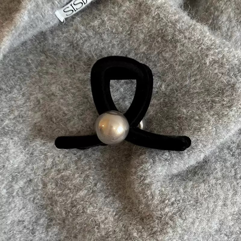 黑色植绒ins珍珠发夹女高级感发卡鲨鱼夹后脑勺盘发饰