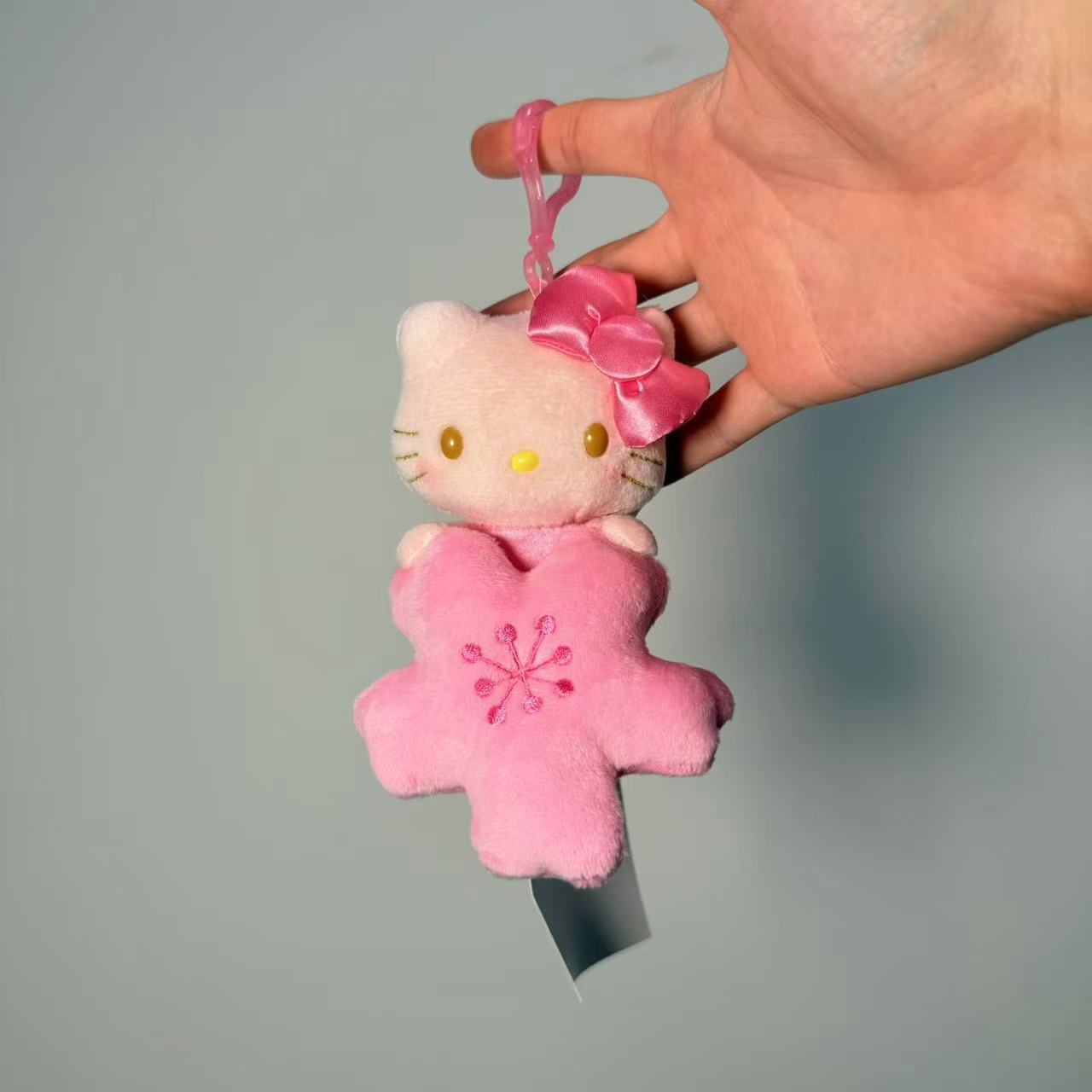 【美版限定】HelloKitty  粉色抱樱花 玩偶猫潮玩挂件