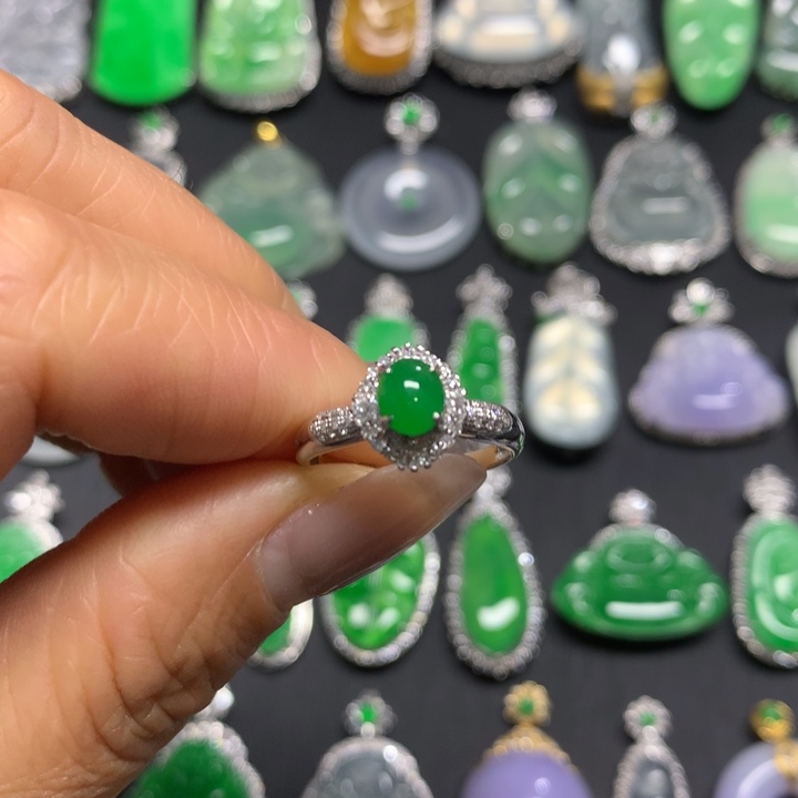 【闪购商品】翡翠颈饰18K金镶嵌戒指