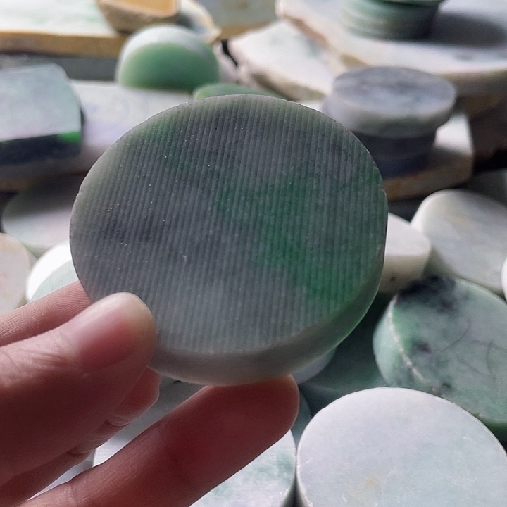 翡翠挂件未镶嵌毛料14