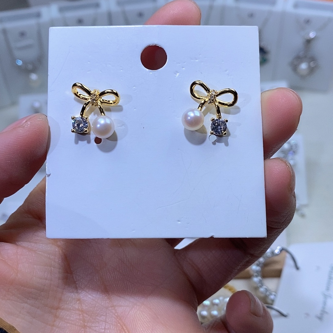 未镶嵌淡水珍珠耳饰