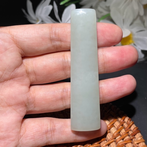 天然和田玉青白长条梯形平安无事牌挂件23.2克68.3-17.2-8毫米