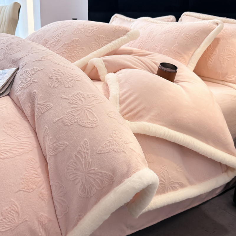 雕花牛奶绒四件套加绒冬季被套高级感珊瑚绒2025新款床单床上用品