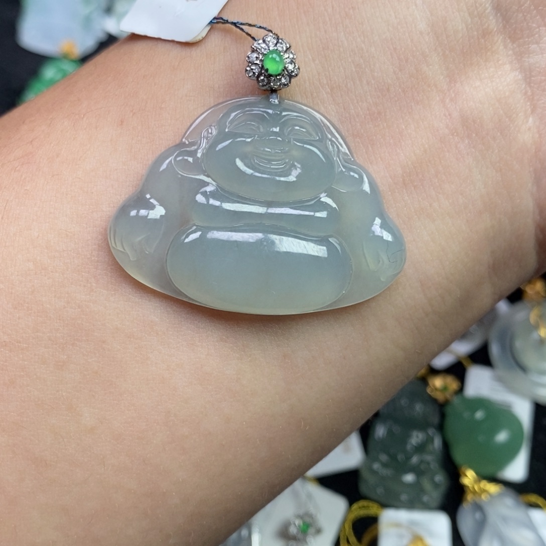 翡翠18K金镶嵌颈饰佛公