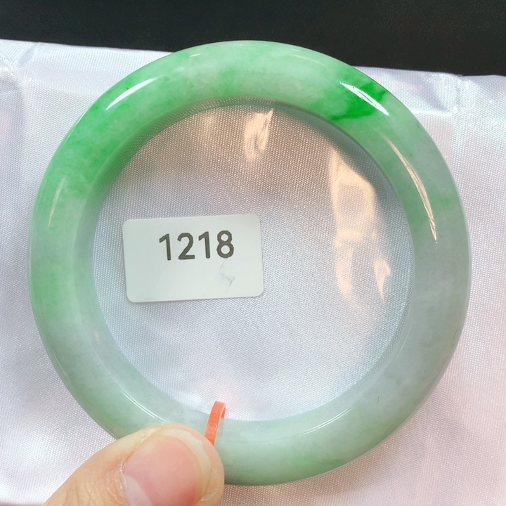 翡翠手镯未镶嵌天然翡翠手镯02