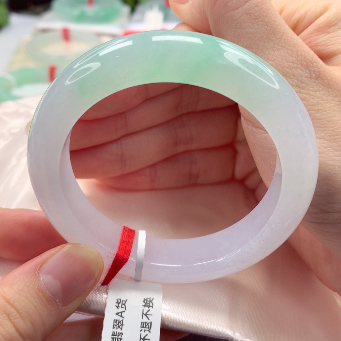 翡翠手镯未镶嵌 54.4 温婉大气 性价比高 小小