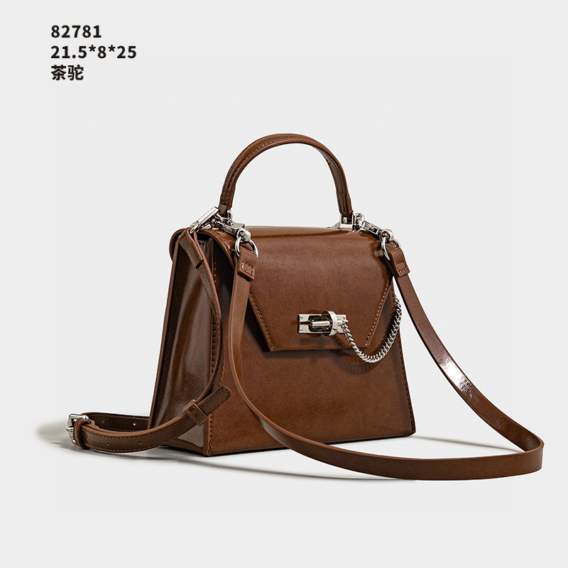 VAZSLVE/原创设计SK-82781-茶驼 秋冬新款轻奢小包