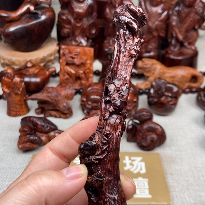 花梨木类端景台梅花23.7克左右