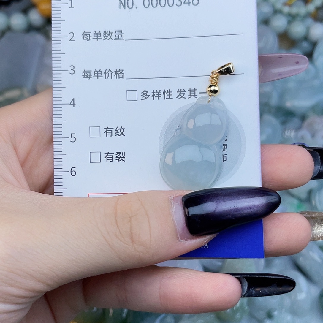 翡翠未镶嵌颈饰hhh