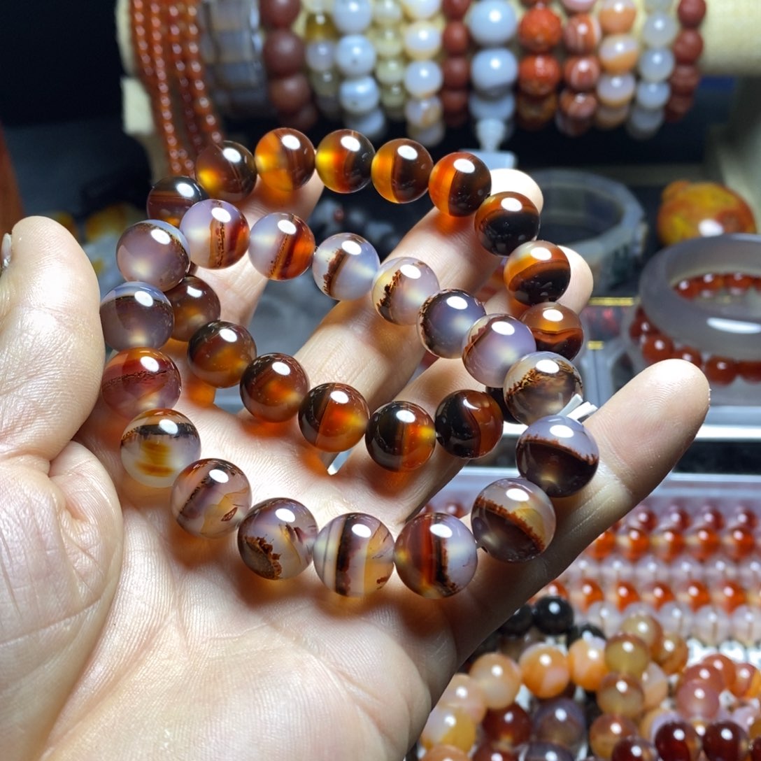 中***哥玛瑙/玉髓未镶嵌手镯