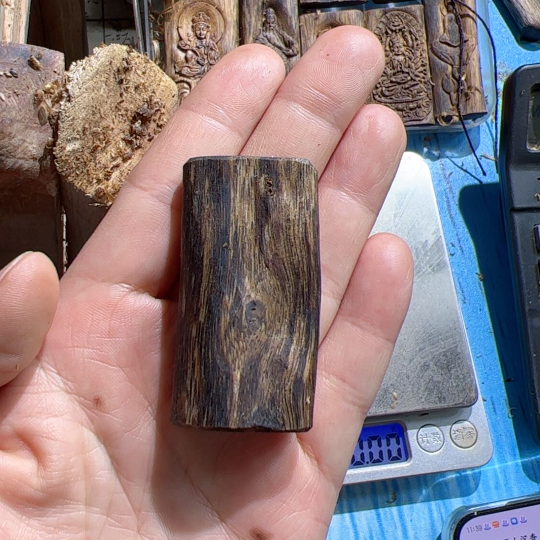 沉香吊坠白棋素牌12.8克