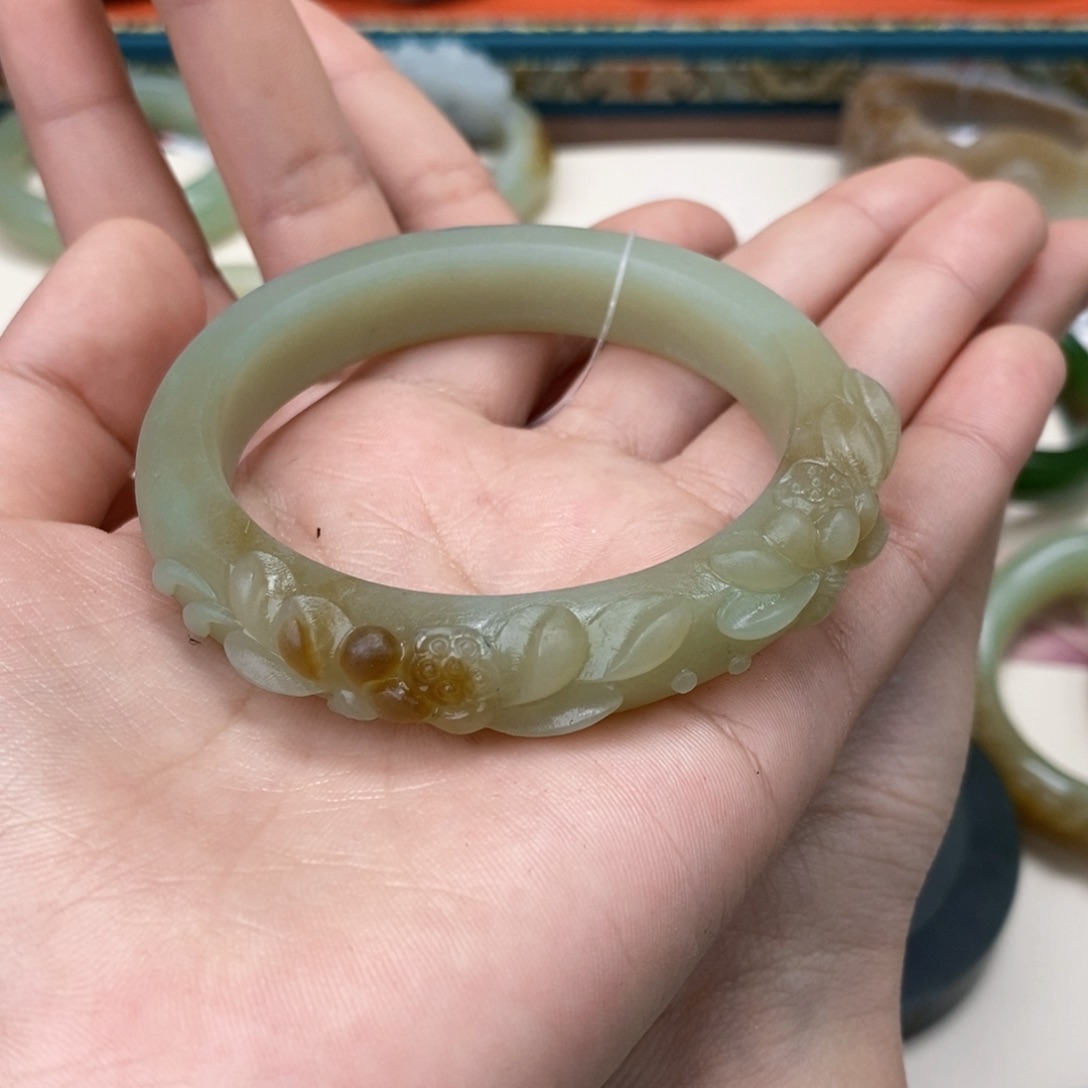 和田玉未镶嵌手镯   定制 ॐ****?