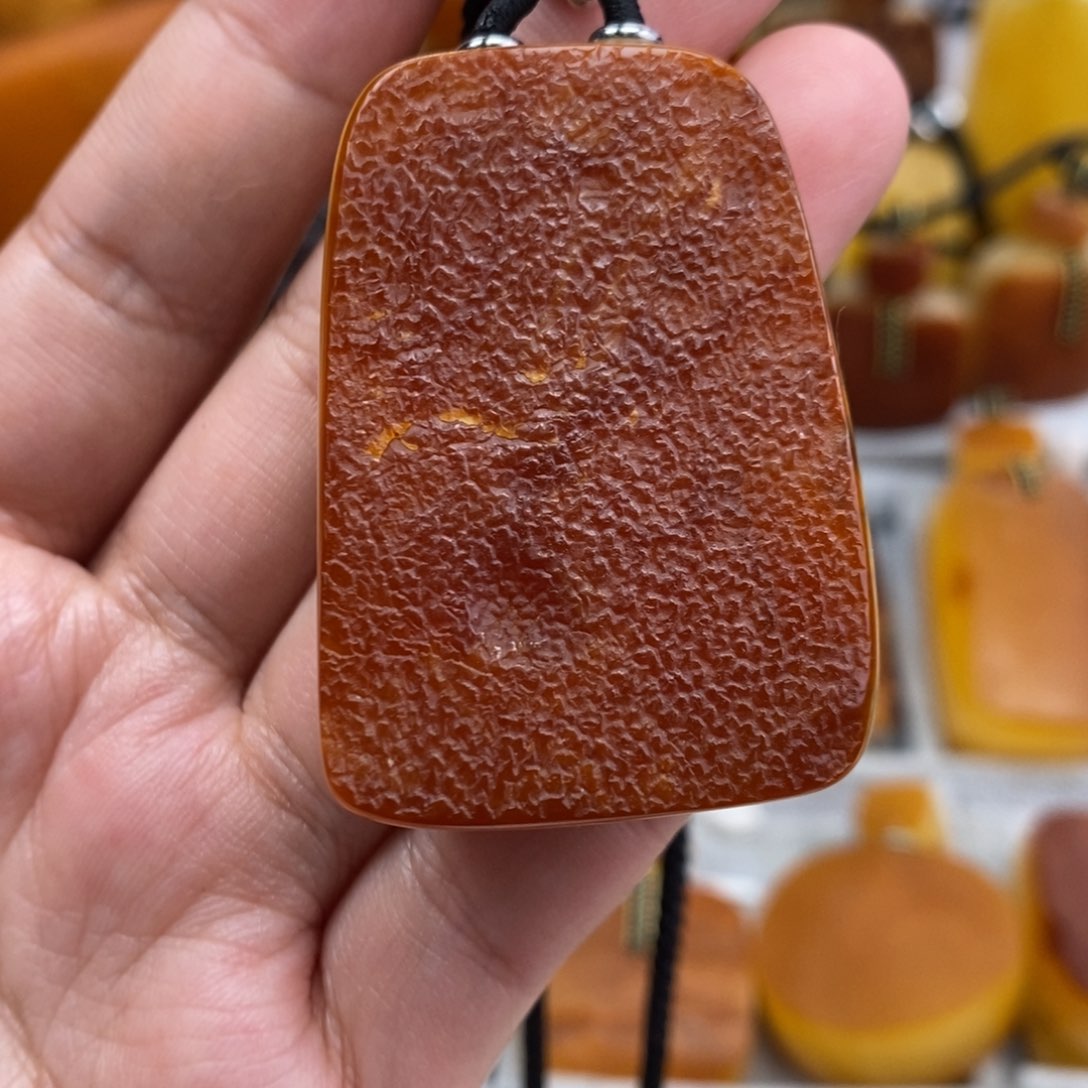 琥珀吊坠(赠链)未镶嵌
