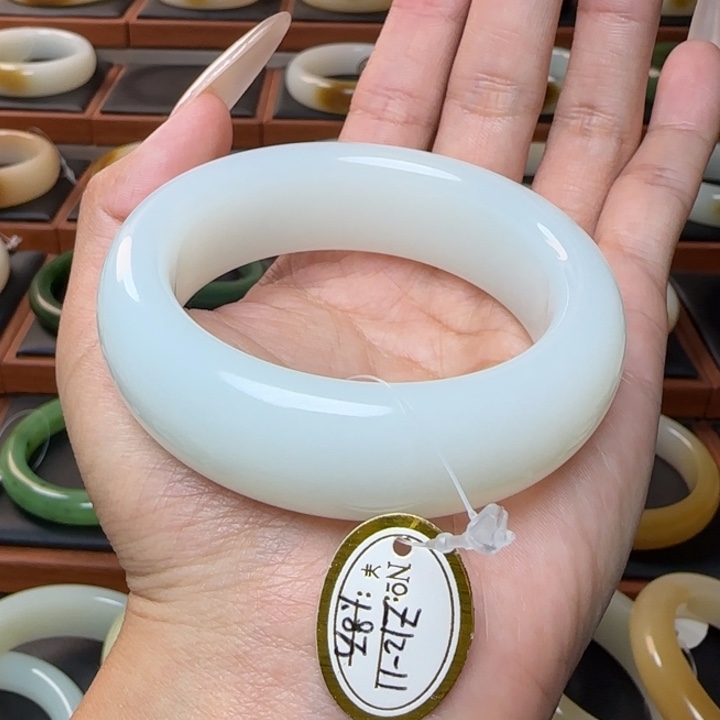 和田玉未镶嵌手镯糯白宽胎52.7