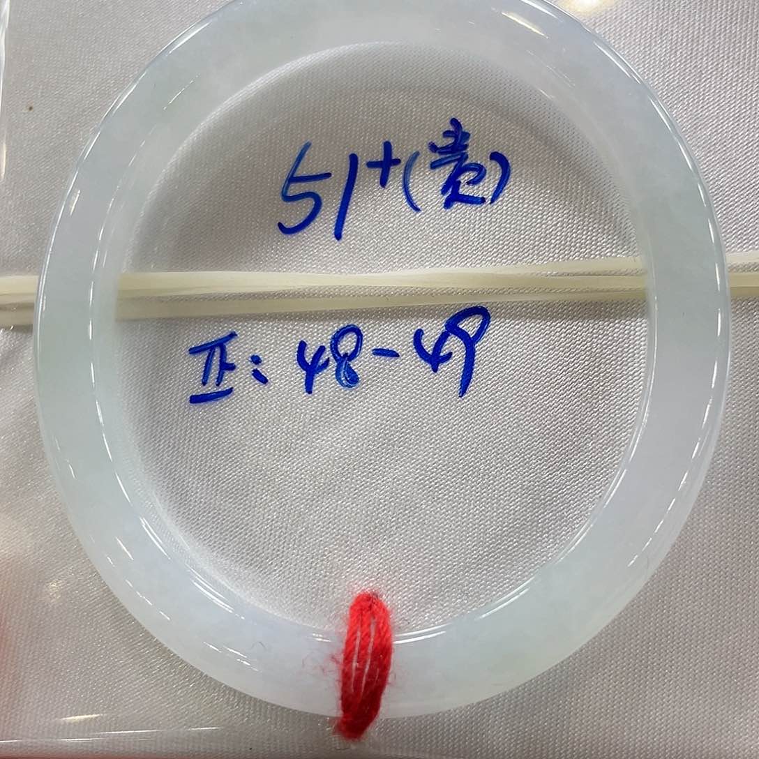 翡翠手镯未镶嵌翡翠手镯
