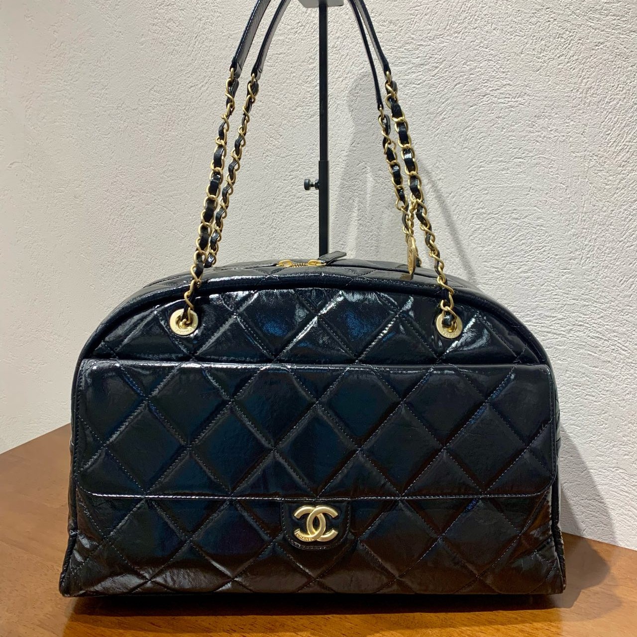 99新 Chanel/香奈儿 23C 黑金油蜡褶皱牛皮 保龄球