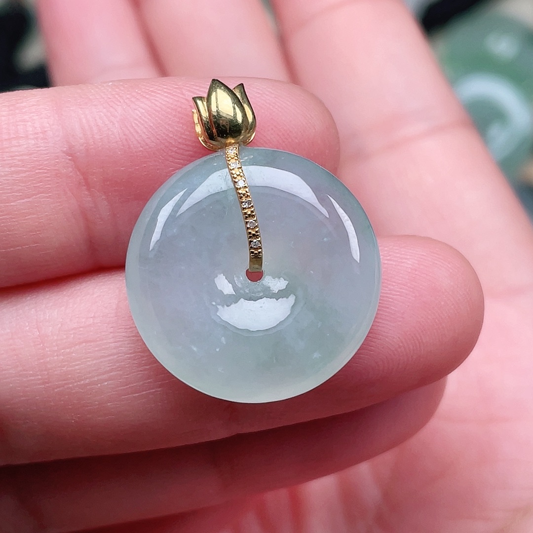 翡翠未镶嵌颈饰平安扣