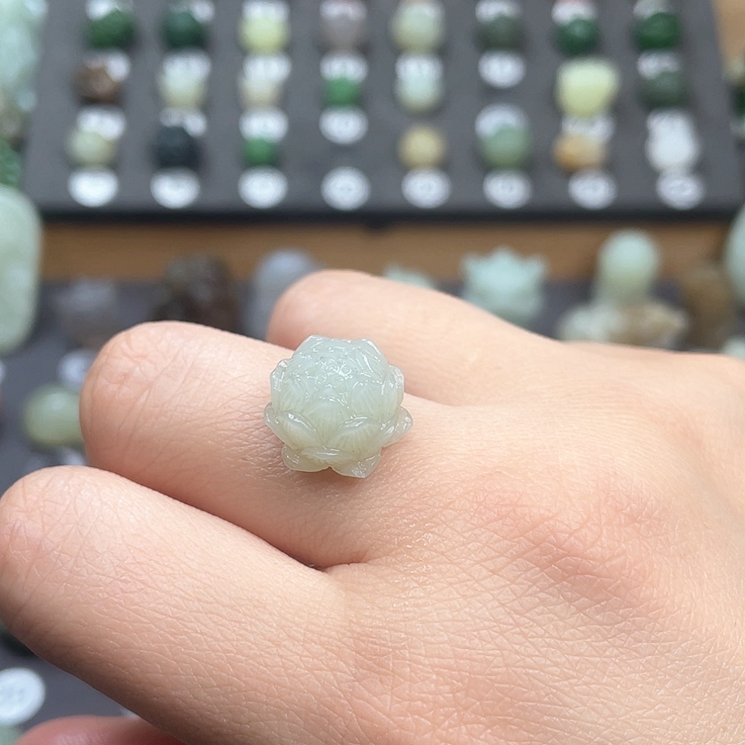 和田玉颈饰未镶嵌沙*猫莲花珠定制