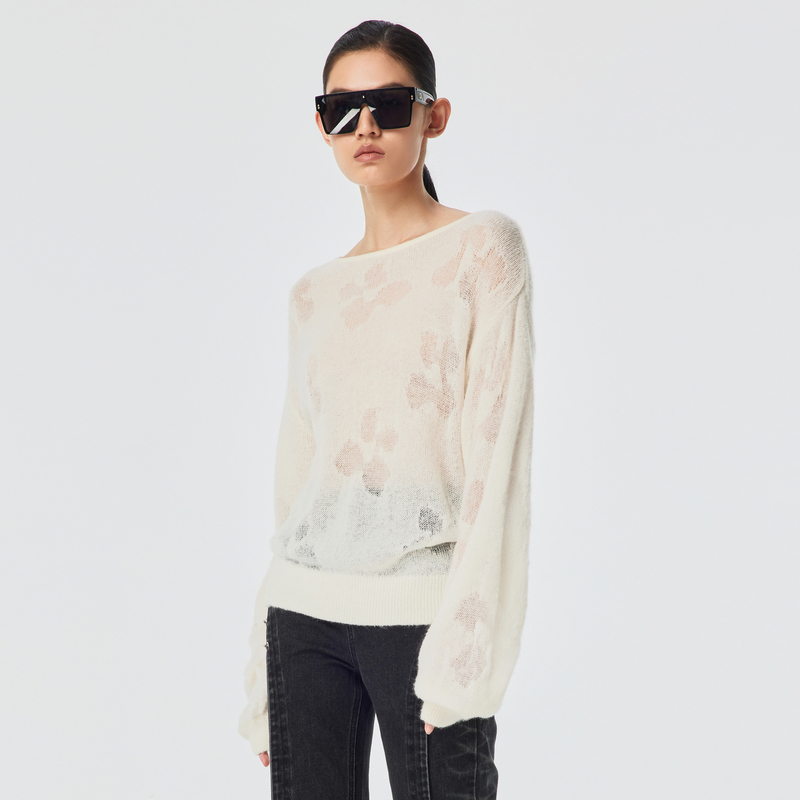 H·GENTEEL荷高【雅然严选】新品个性花朵提花一字领毛衫GCD14650646