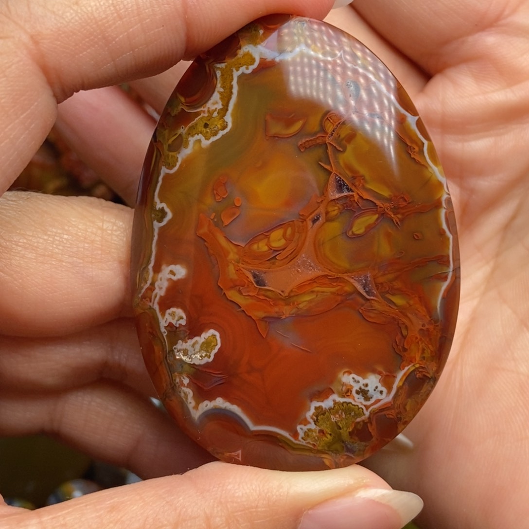 玛瑙/玉髓颈饰未镶嵌战国红