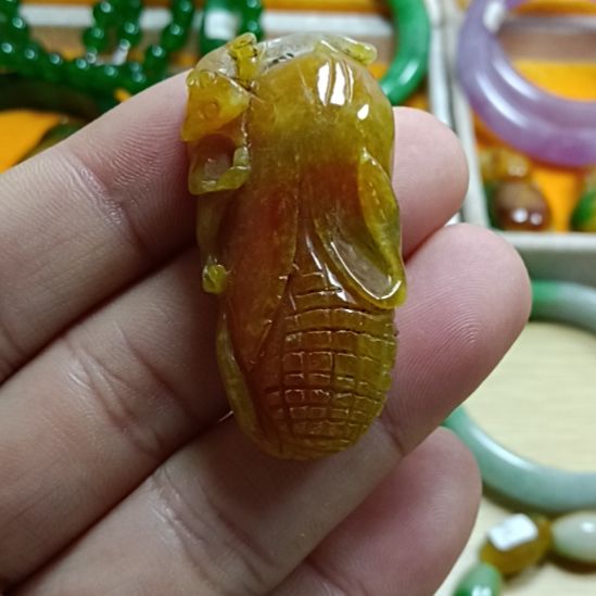 翡翠颈饰未镶嵌翡翠