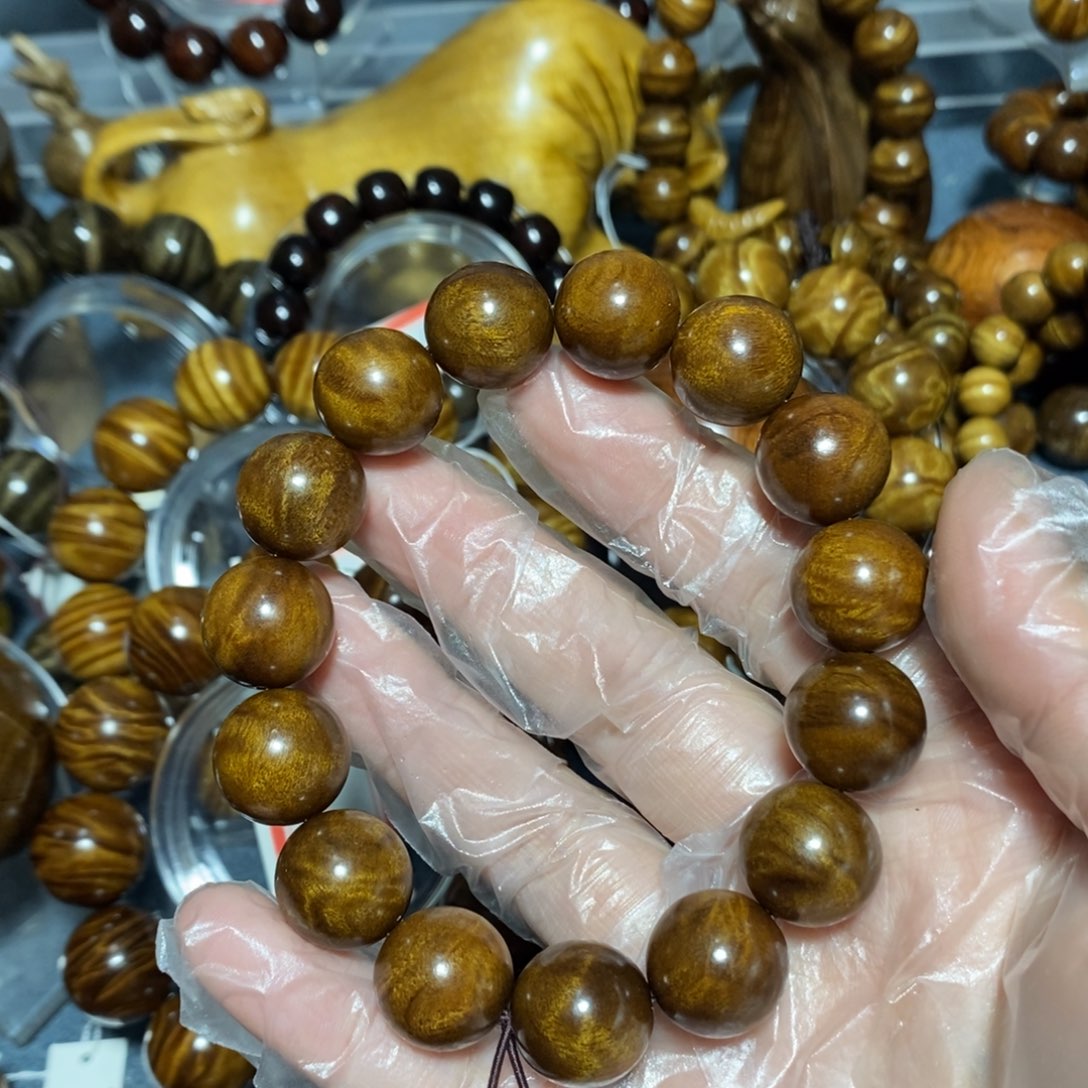 金丝楠木雕工艺品15