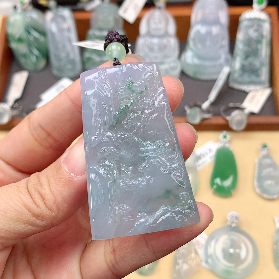 翡翠颈饰未镶嵌山水牌