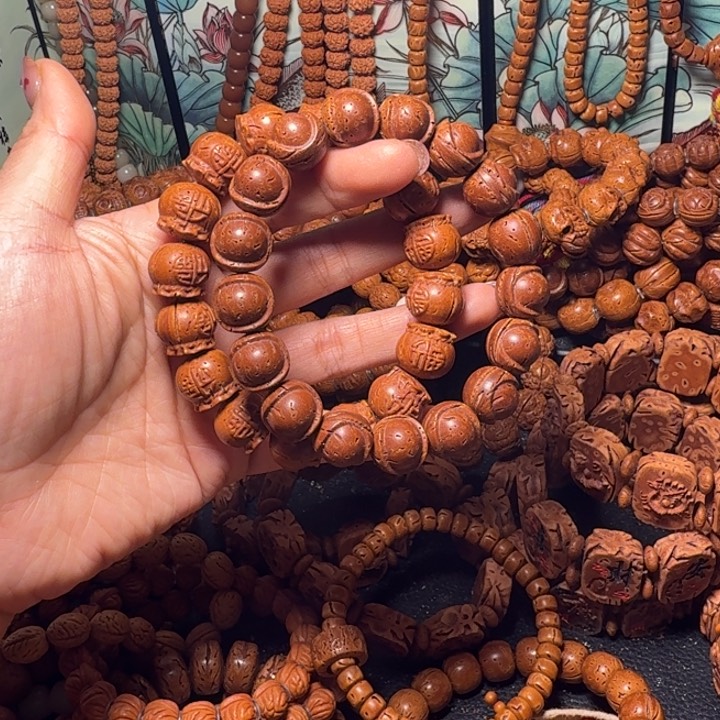 桃核吊坠钱袋元宝