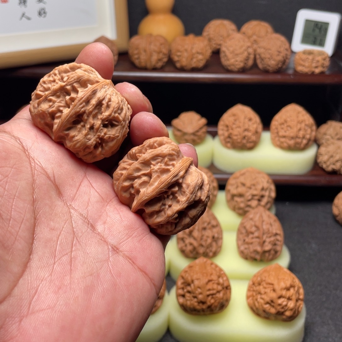 文玩核桃吊坠42方块