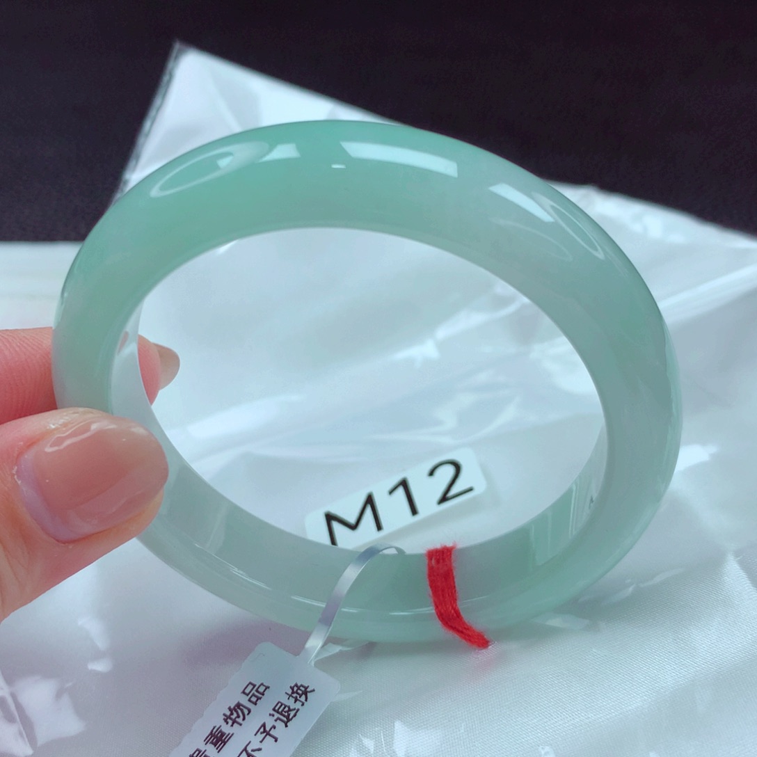 翡翠手镯未镶嵌手镯88