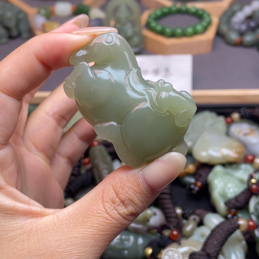 和田玉颈饰未镶嵌