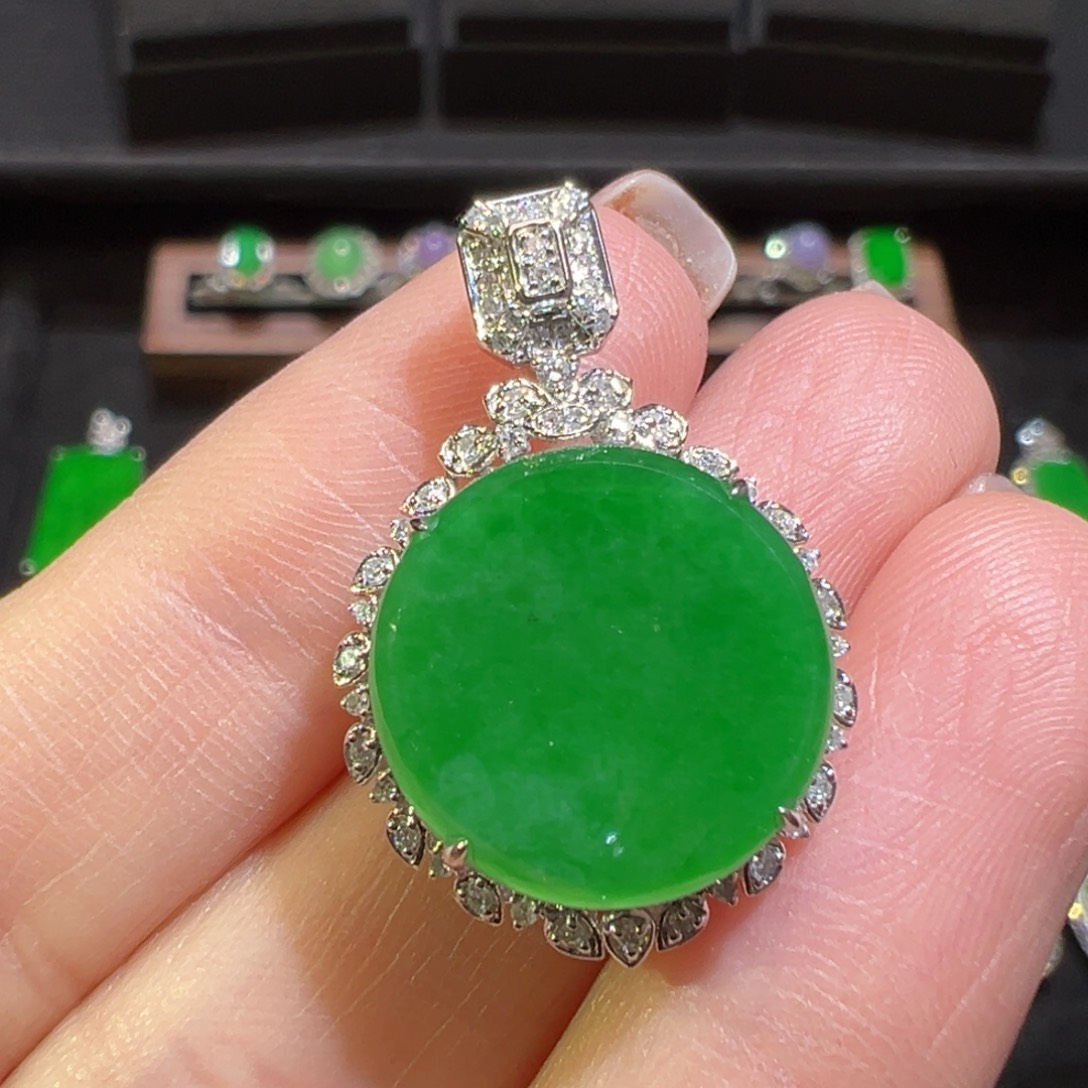 翡翠颈饰18K金镶嵌收到货48小时鉴赏期