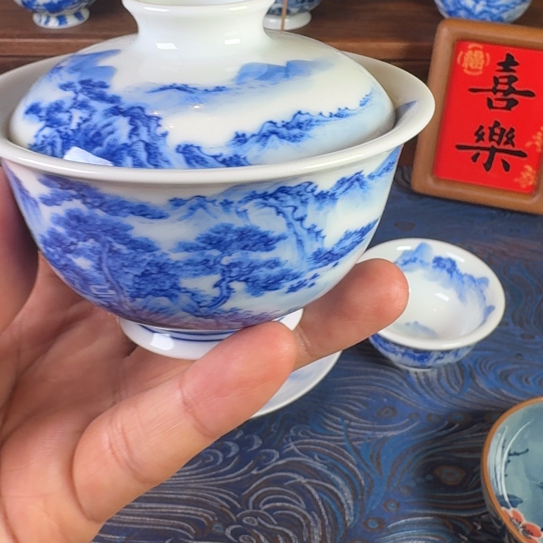 景德镇全手工手绘青花山水两才盖碗