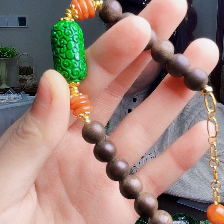 翡翠未镶嵌颈饰多样性